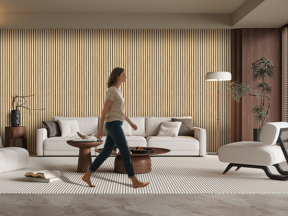 Keeps speech clear when moving